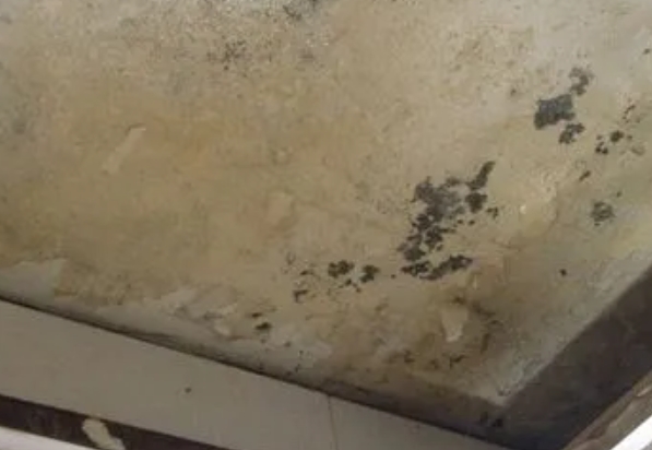 边坝阳台漏水维修公司分享下边坝卫生间渗水维修需要注意哪些问题。